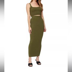 Bar III olive ribbed pencil skirt